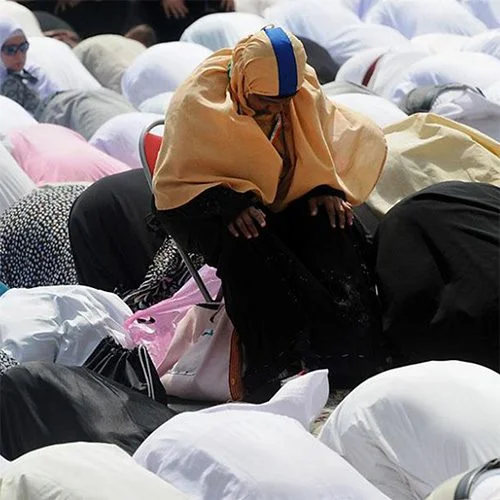 Praktikal solat dalam keadaan duduk bagi yang uzur